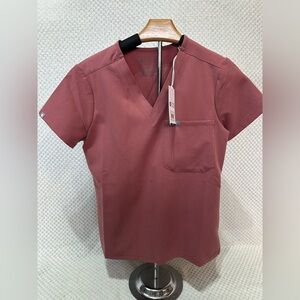 NWT salmon FIGS scrubs top